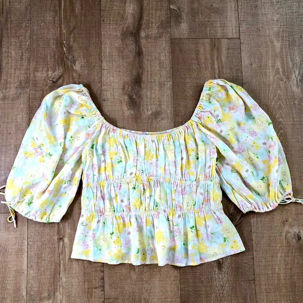 NWT! SOPHIE RUE Pastel Floral Top Size Small